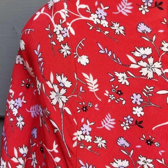 Sanctuary Red White Floral Button Down Peasant Top size Medium - Picture 9 of 13